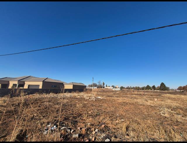 876M² VACANT LAND FOR SALE IN UNITAS PARK